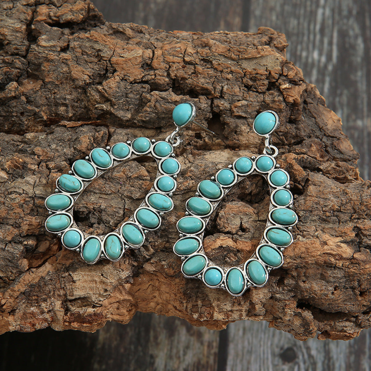 Retro Teardrop Hollow Inlaid Turquoise Drop Earring