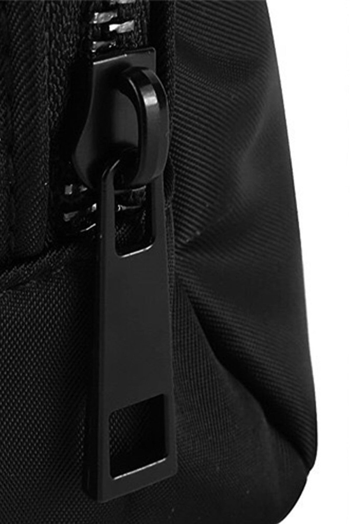 Waterproof Zipped Crossbody Chest Bag